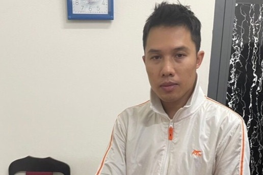 Nguoi dan ong vao sieu thi Aeon Mall an trom hang chuc trieu dong hinh anh