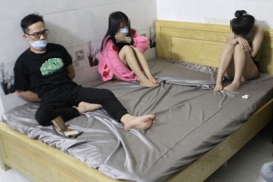 Triet pha tu diem ma tuy nup bong quan karaoke Blue hinh anh