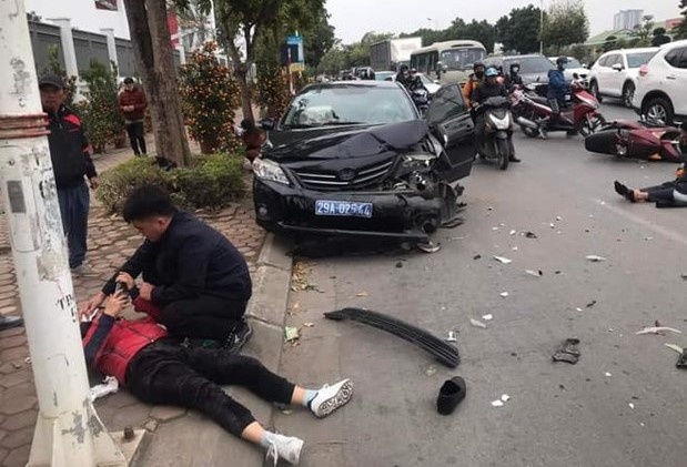 Dieu tra lai xe uong ruou gay tai nan lien hoan hinh anh