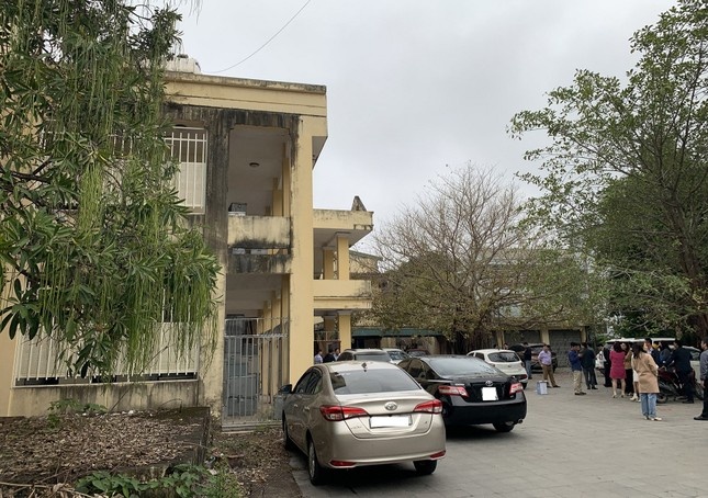 Vu mat ho so o Thanh Hoa: Can bo van thu dem ban lay 9 trieu dong hinh anh