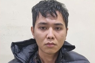 Dang o cung ban gai tai Sa Pa, nguoi dan ong tron truy na bi bat hinh anh