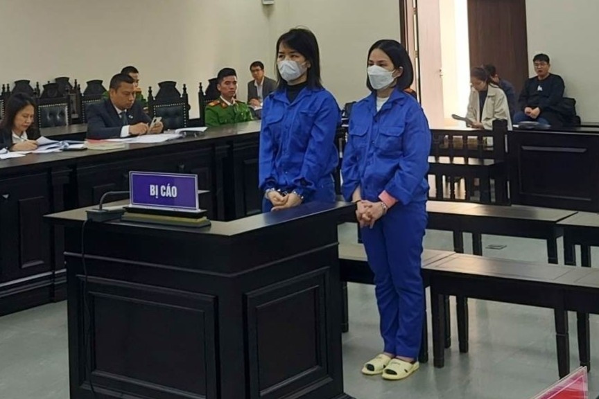 Lua ban can ho du an cao cap, nguoi phu nu linh an chung than hinh anh