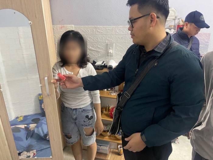 Giup viec cuom 13.900 USD, lac vang cua chu nha hinh anh