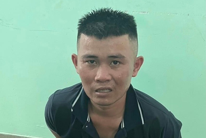 Nghi pham trom xe xit hoi cay de tron thoat hinh anh
