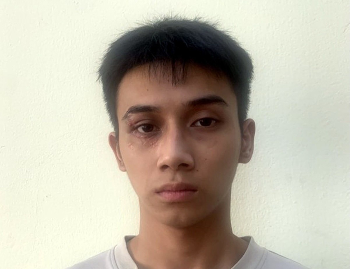 Dung dao khong che cuop iPhone 14, hiep dam nu sinh vien tai phong tro hinh anh