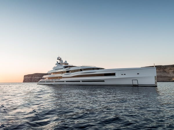 sieu du thuyen phi thue 2 trieu usd anh 2