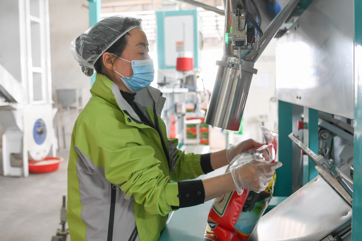 Dich Covid-19 day gia gao va bot mi tang len muc cao nhat trong 7 nam hinh anh