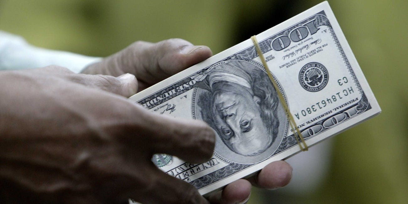 Dang Dan chu de xuat cap cho moi nguoi My 2.000 USD/thang toi het dich hinh anh