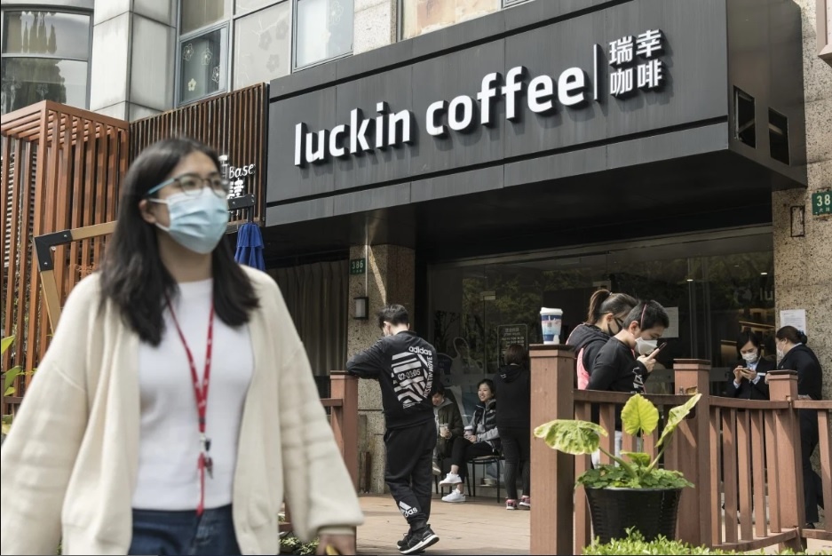 nha dau tu nguy co mat trang sau be boi cua Luckin Coffee anh 1