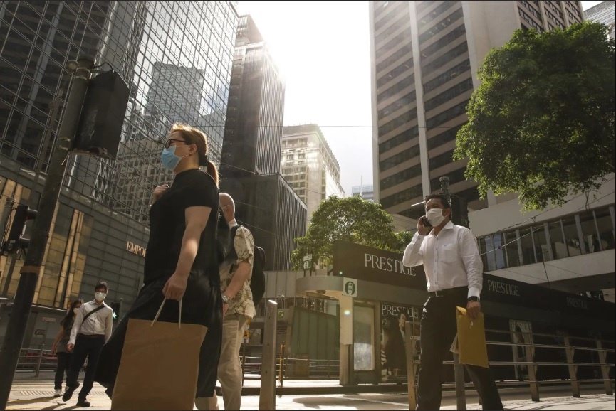 bat dong san Hong Kong,  Singapore giam ky luc anh 2