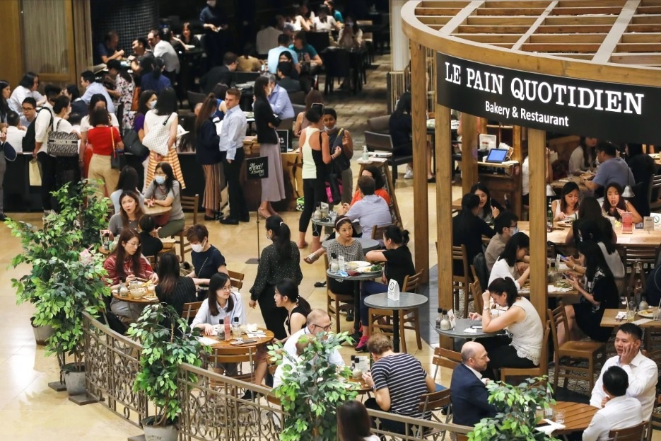 Trung tam thuong mai hong kong loi keo khach mua anh 1