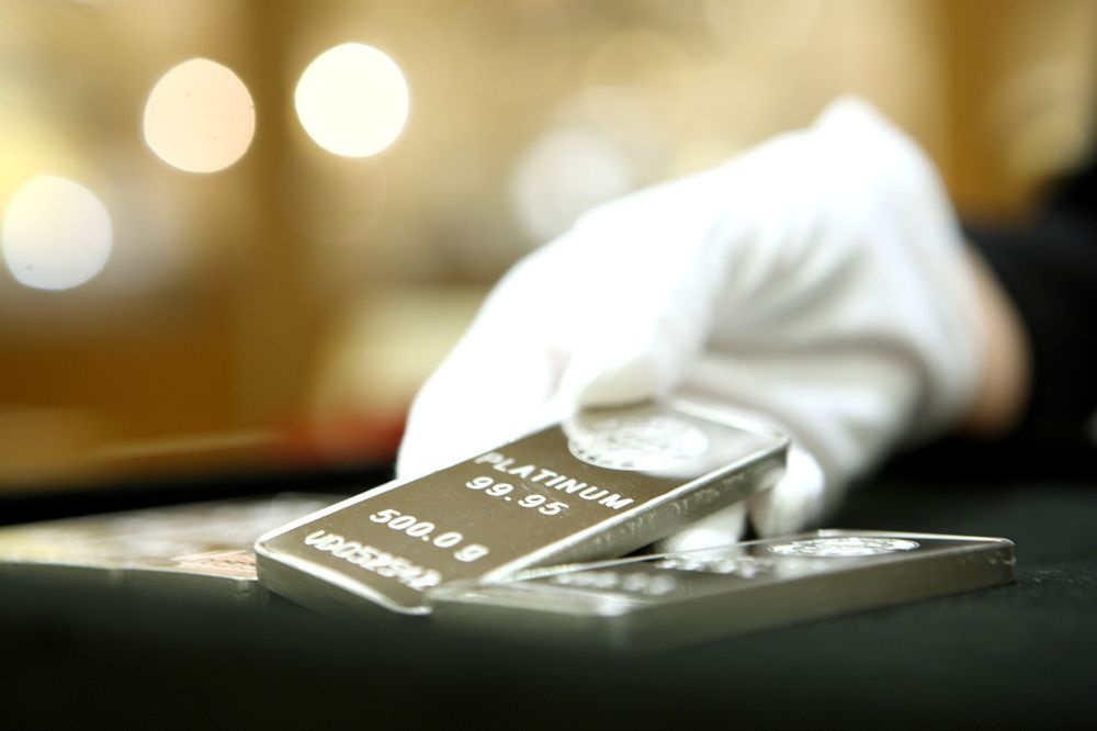 Gia vang khuay dao thi truong kim loai quy the gioi hinh anh