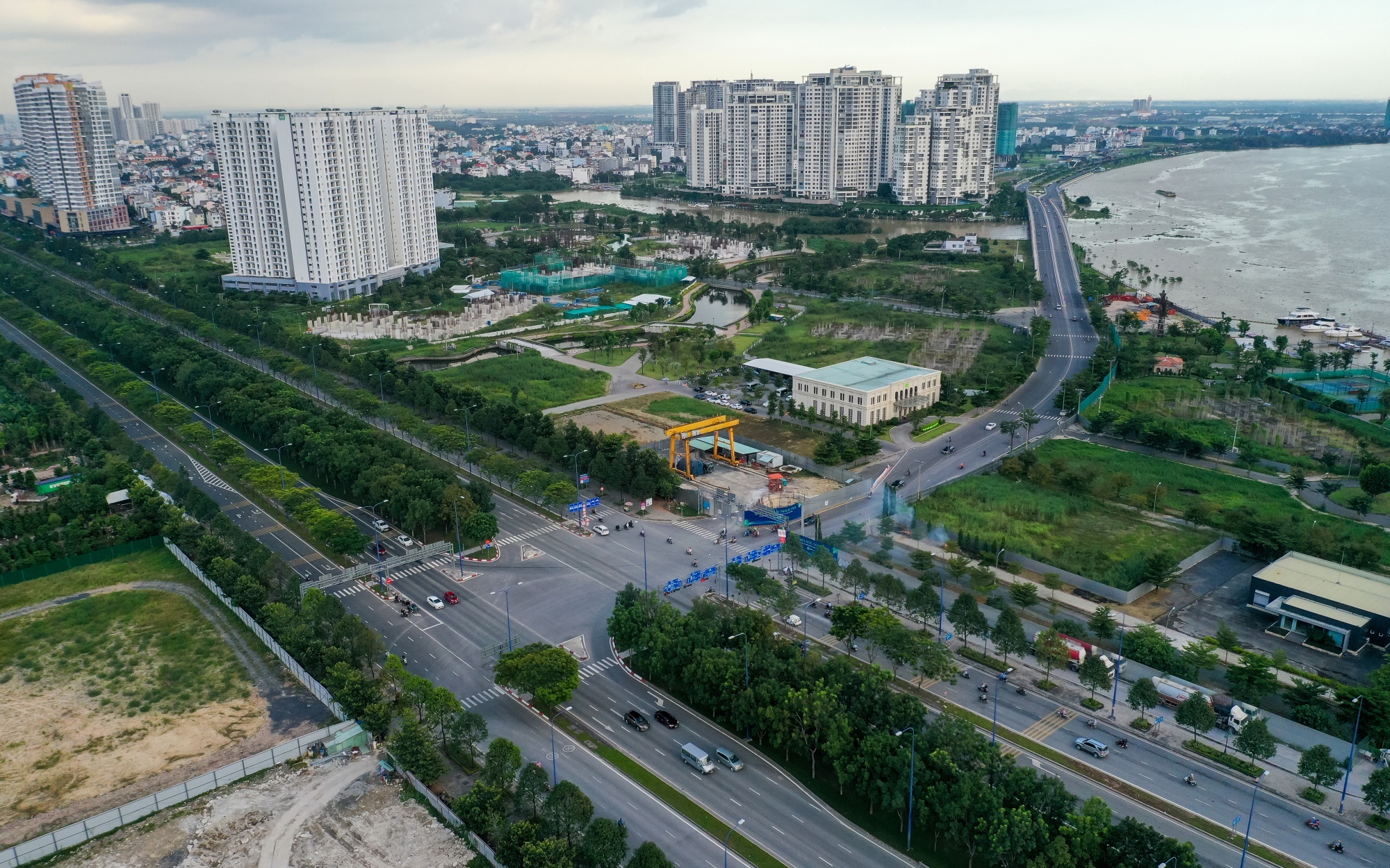 Viet Nam tang hang ve minh bach bat dong san hinh anh