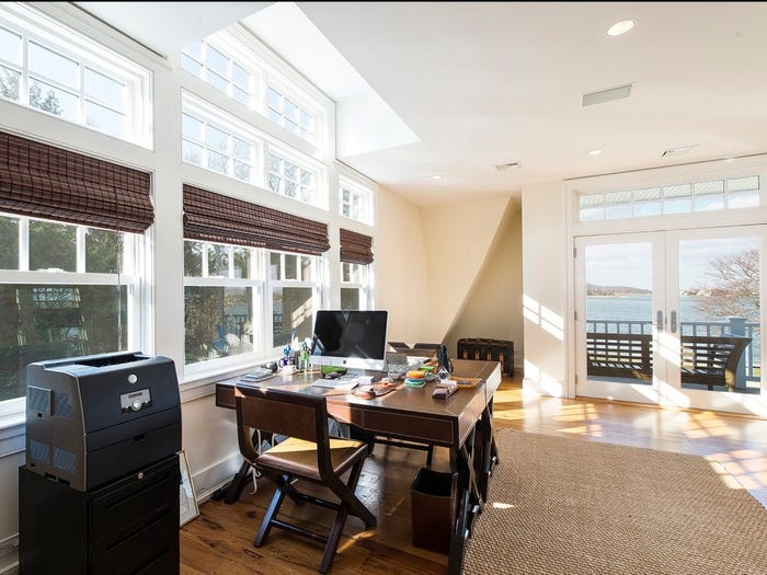 biet thu ma Rihanna thue de nghi he anh 6