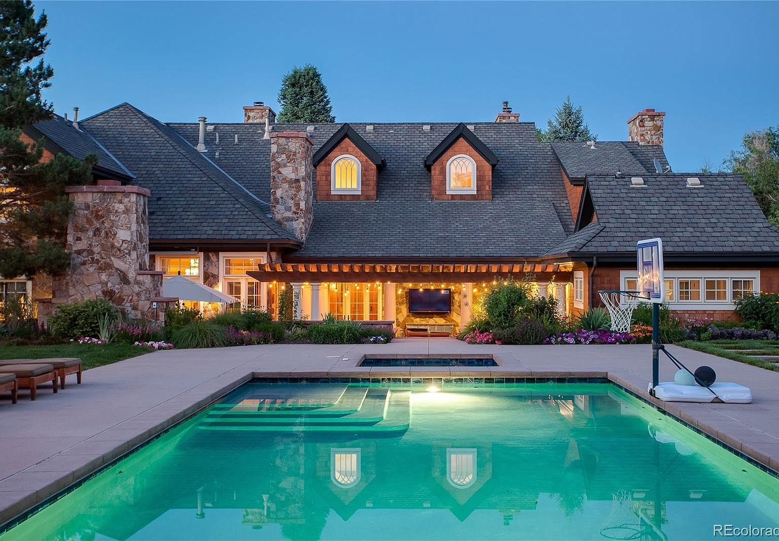 nhung vung ngoai o giau co nhat nuoc my anh 4