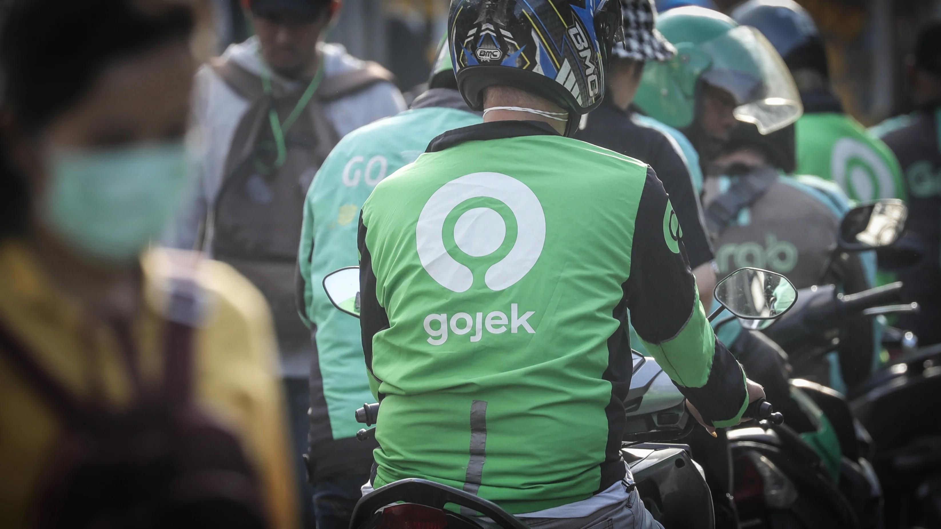 Dam phan voi Grab be tac, Gojek tinh sap nhap voi startup que nha hinh anh