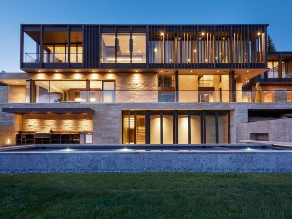 Ngoi nha tren dinh nui gia 32 trieu USD hinh anh