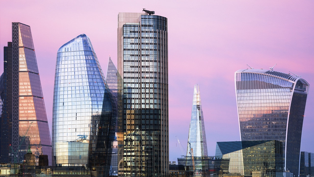 Luong khach Phap mua nha o Anh tang vot hinh anh