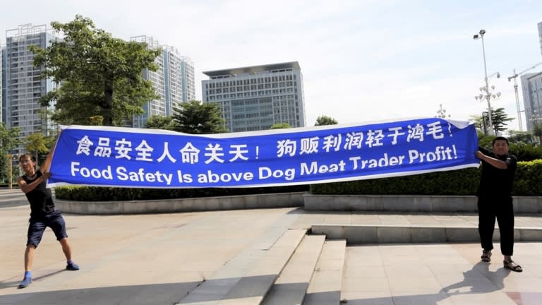 an thit cho o Campuchia anh 3