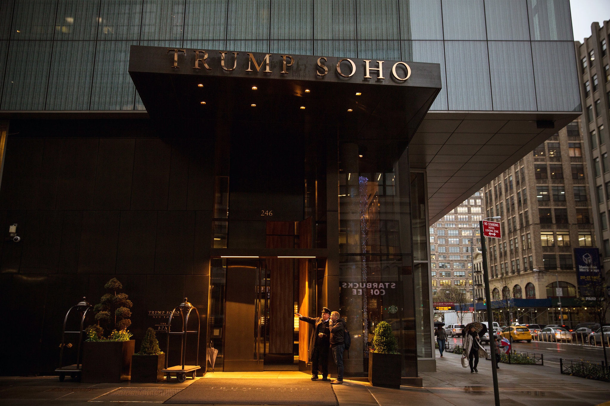 Bat dong san va thuong hieu tai New York cua ong Trump anh 4