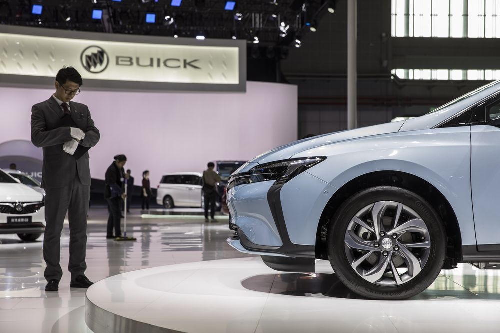 Oto Trung Quoc that the trong cuoc dua voi doi thu ngoai anh 4