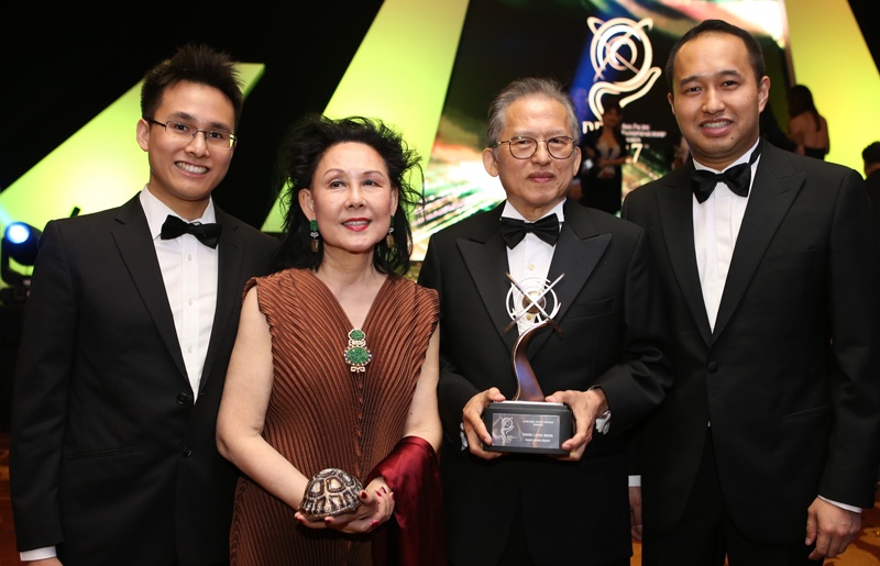 Gia toc giau nhat Singapore loay hoay cuu de che kinh doanh hinh anh