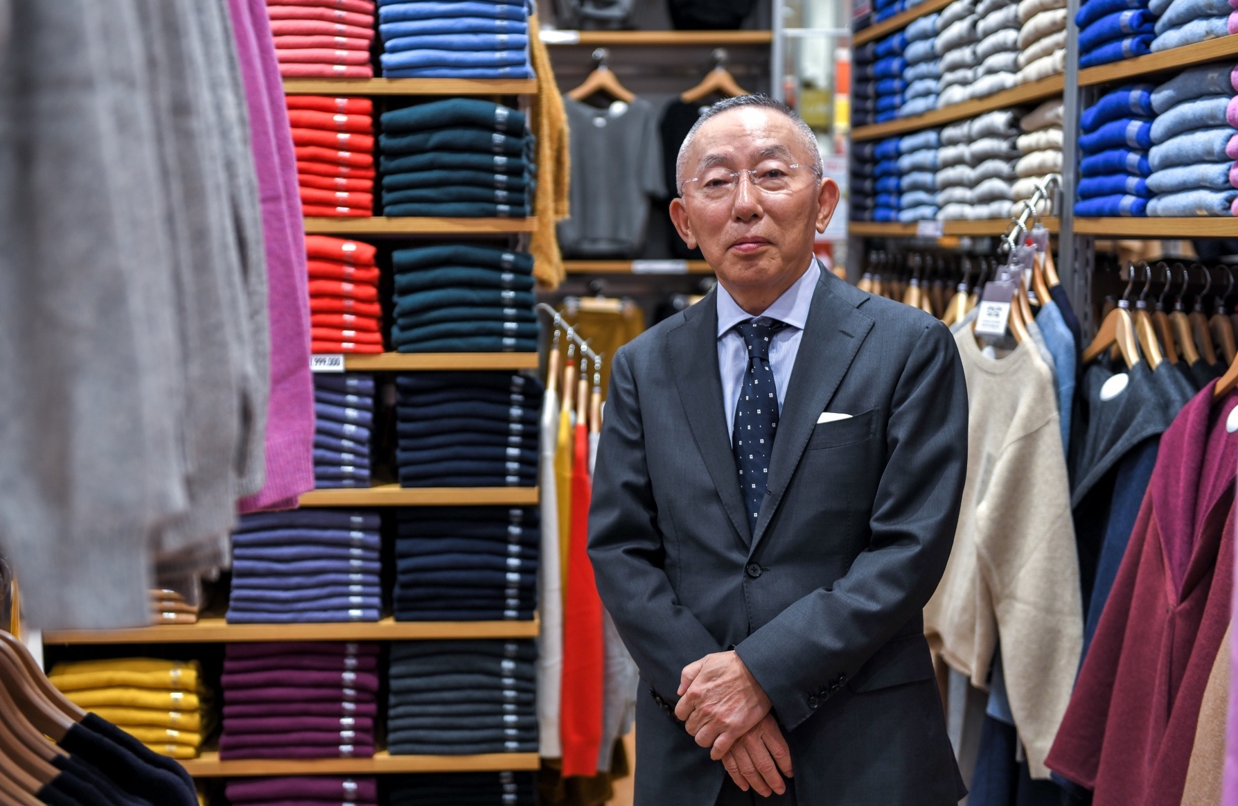 Tai san cua ong chu Uniqlo tang gap doi len hon 41 ty USD hinh anh