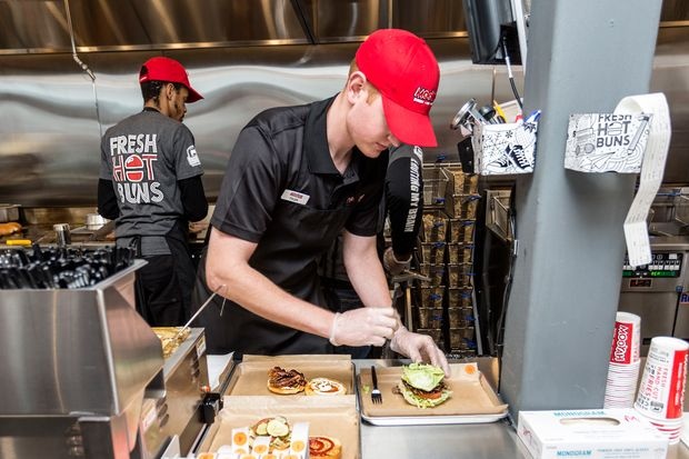 Du luat chi tieu moi cua My se do 200 ty USD vao tui nguoi giau anh 2