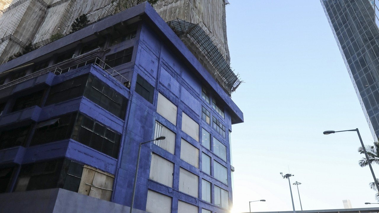 Gia nha dat leo thang, nguoi Hong Kong tinh mua 'nha ma' hinh anh