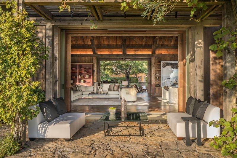 Biet thu go tren doi gia 18,5 trieu USD hinh anh