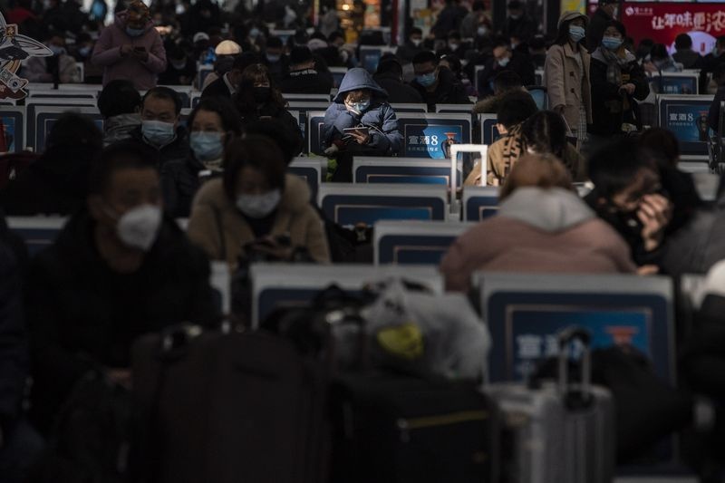Hang trieu lao dong Trung Quoc mat Tet vi dich Covid-19 hinh anh