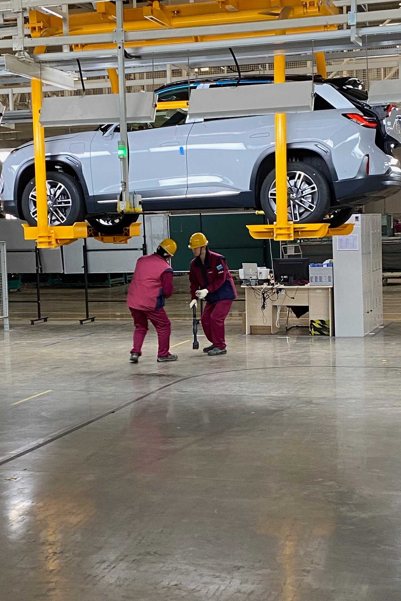 Trung Quoc 'cuoc' lon vao nganh oto dien anh 4