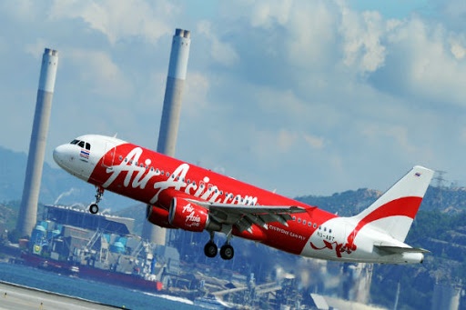 AirAsia mo dich vu taxi bay va giao hang bang may bay khong nguoi lai hinh anh