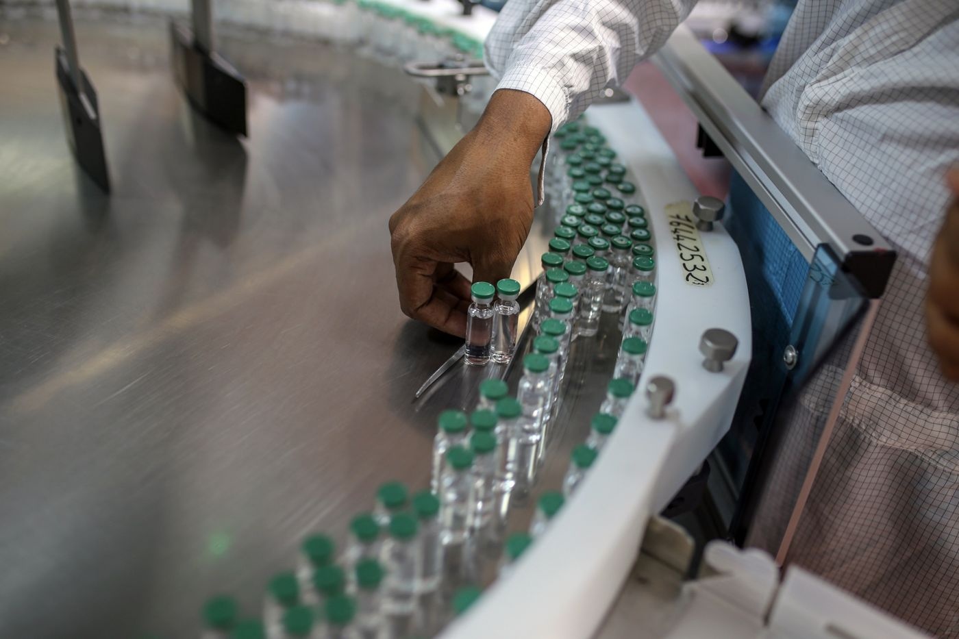 The gioi thieu vaccine vi that bai cua nha san xuat lon nhat hinh anh