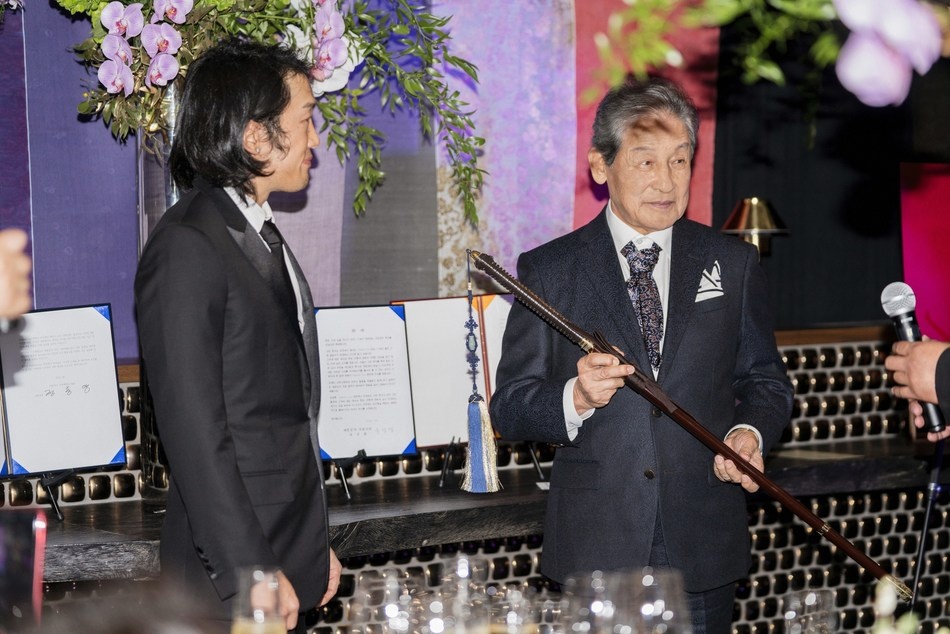 doanh nhan goc Han la hau due hoang toc anh 6