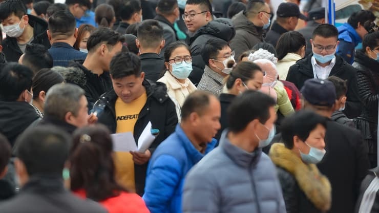 Lao dong tre Trung Quoc chat vat tim viec lam anh 1