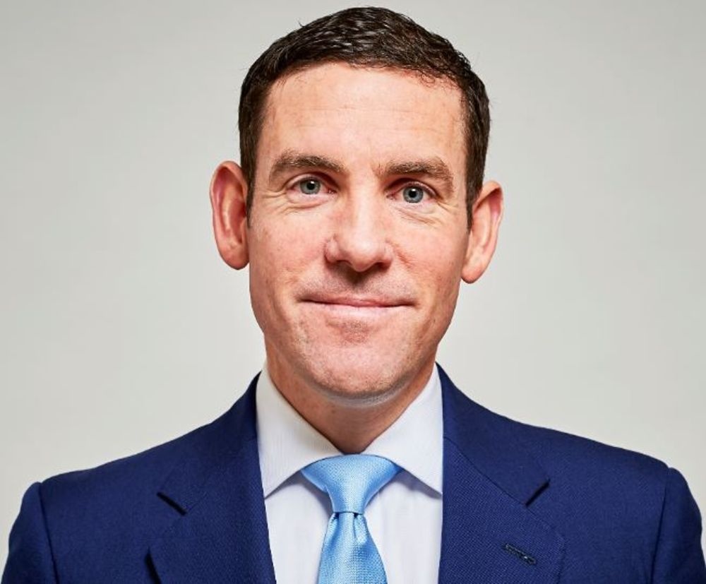 cu nga ngua cua ong chu greensill anh 2