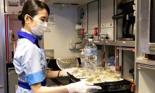 Hang bay Nhat Ban phuc vu suat an gia 540 USD hinh anh