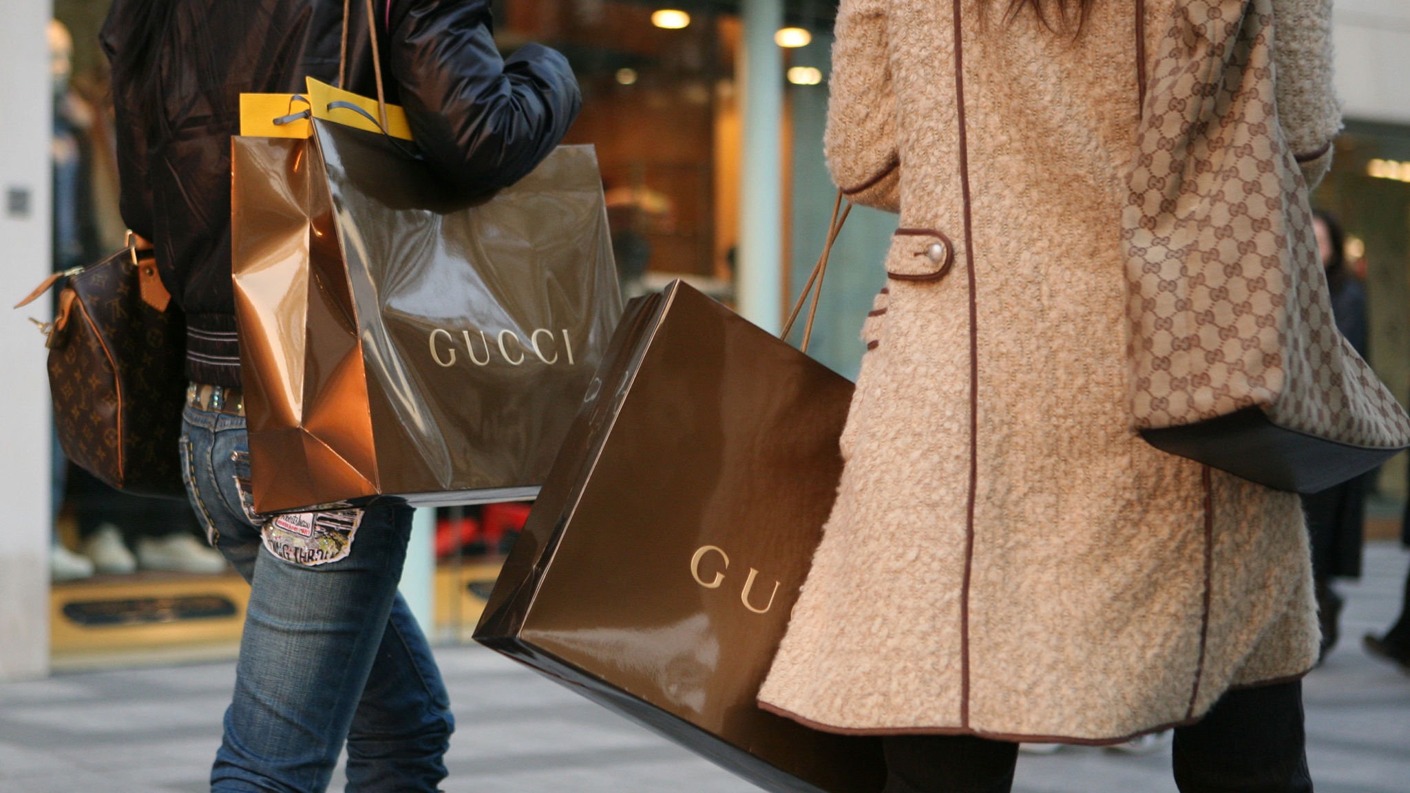 Gioi tre Trung Quoc chat vat hoc cach song thieu tin dung anh 1