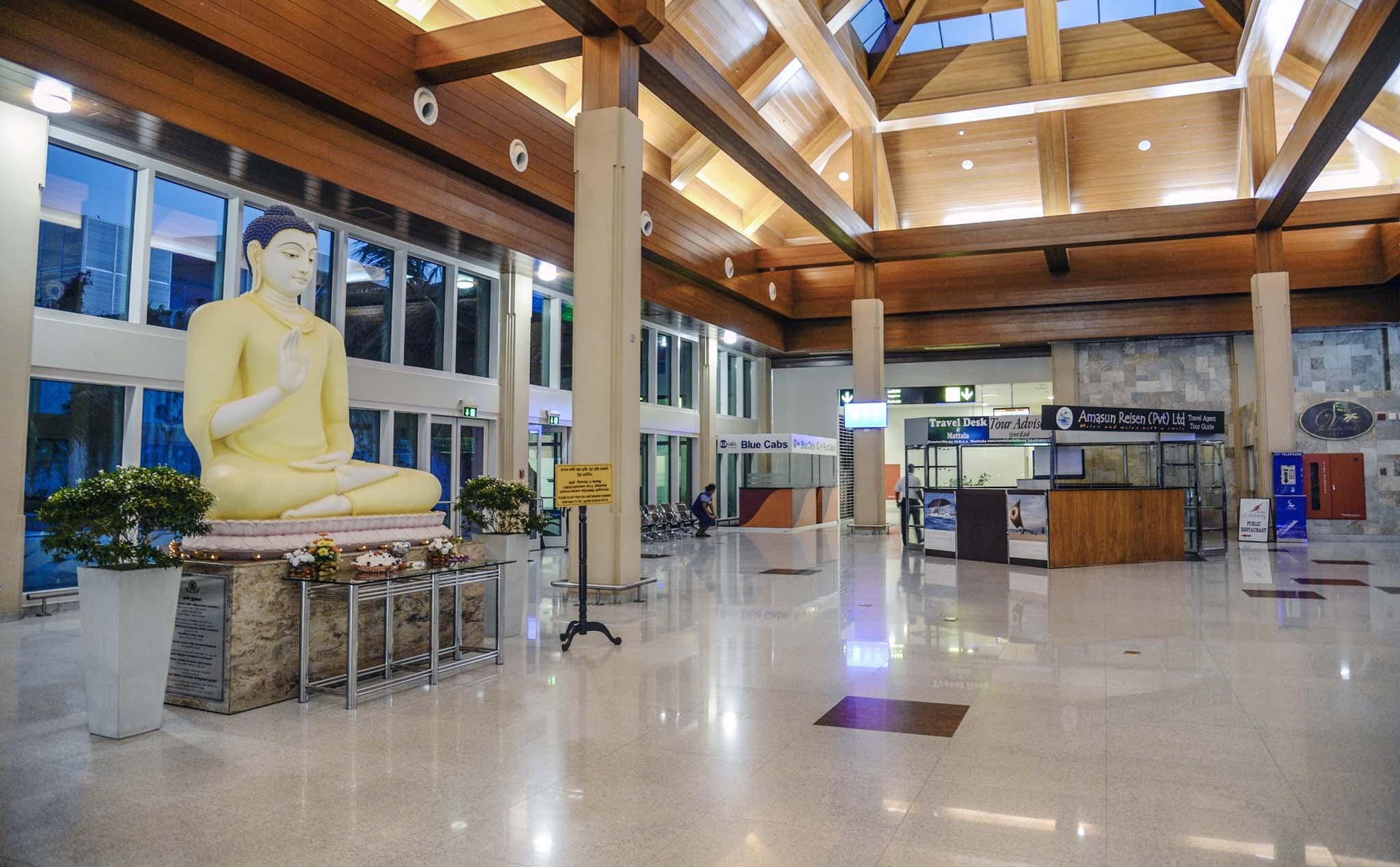 san bay vang ve nhat the gioi anh 1