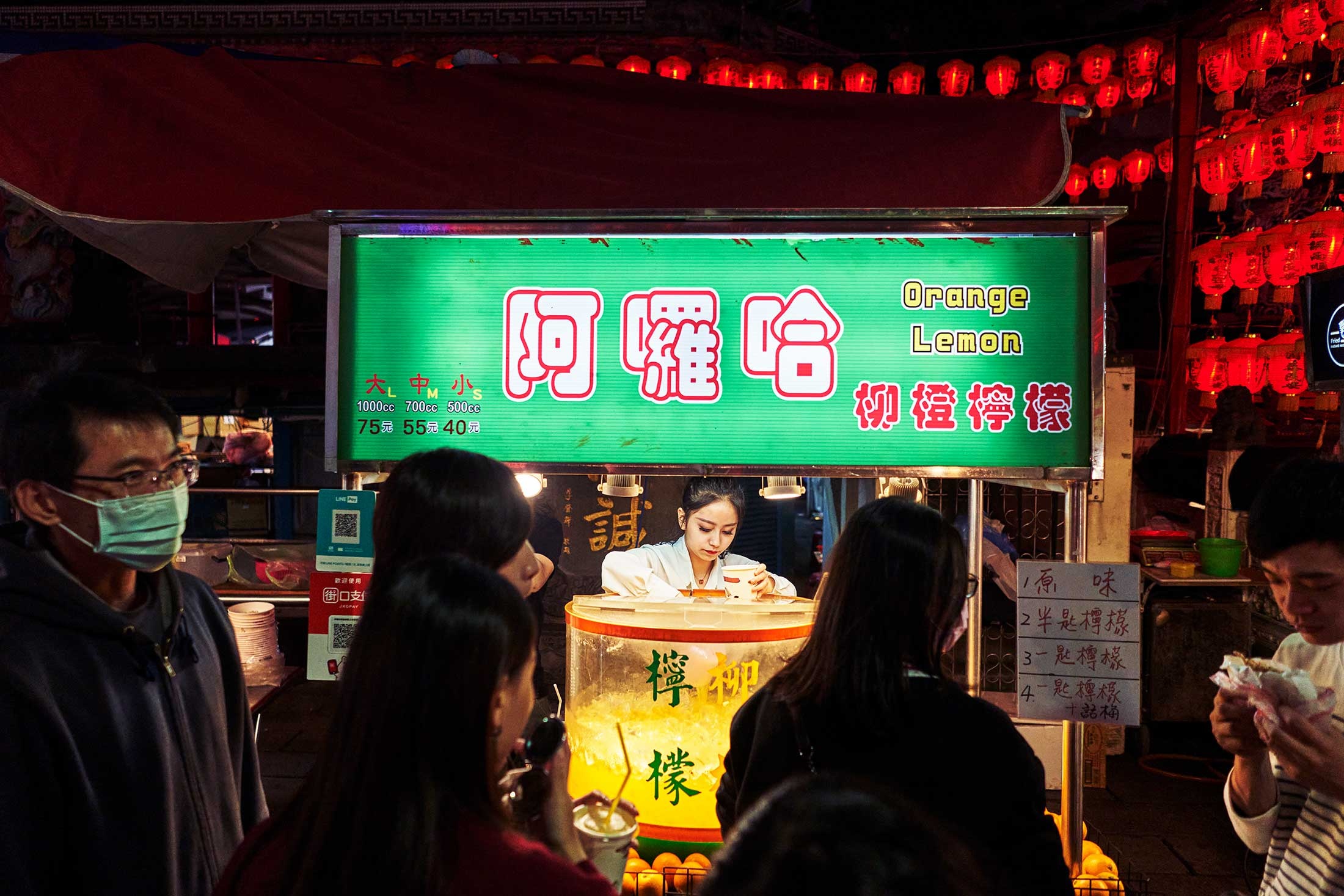 cho dem dai loan tap nap du vang khach quoc te anh 9