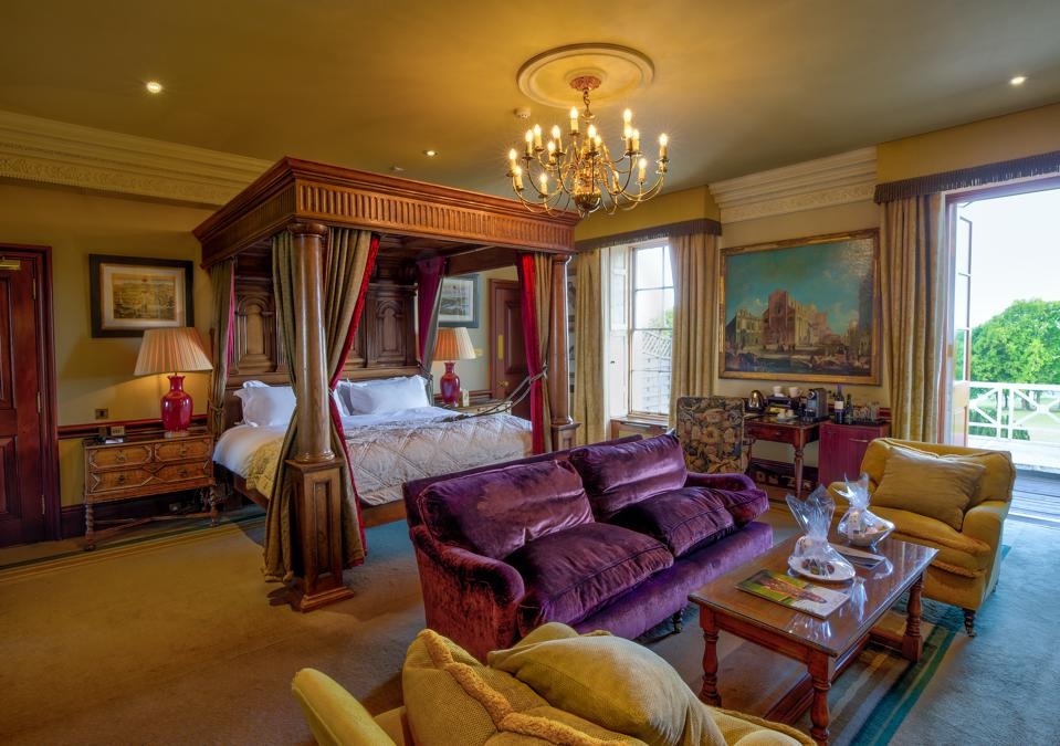 Dinh thu 79 trieu USD cua ty phu giau nhat chau A anh 9