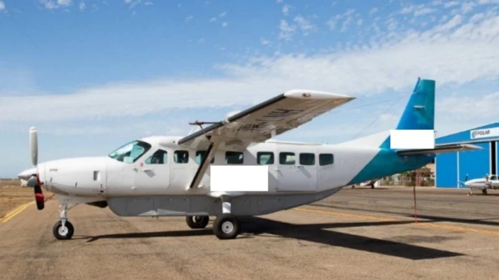 Phi cong ngu quen, may bay bay qua diem ha canh 111 km hinh anh