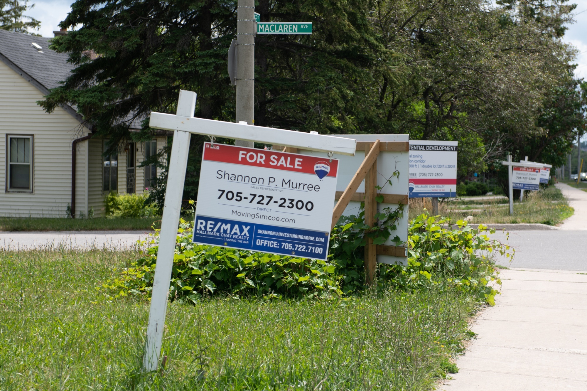 thi truong bat dong san anh 2