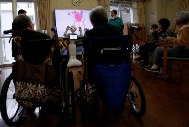 Robot ban hang cua SoftBank bi sa thai vi loi ky thuat anh 2