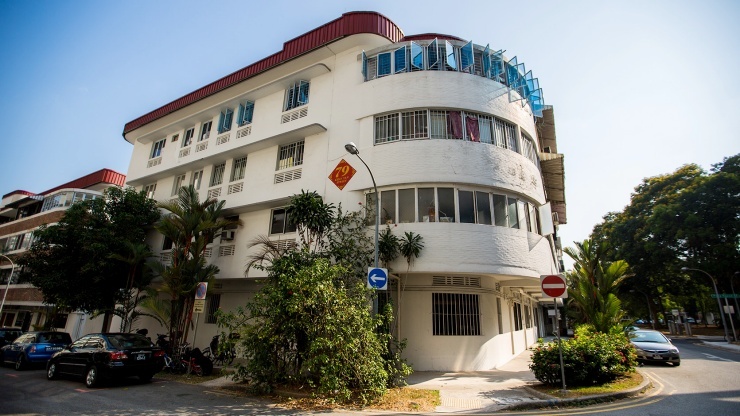 Lac loi trong khong gian chau Au o khu pho Tiong Bahru, Singapore hinh anh