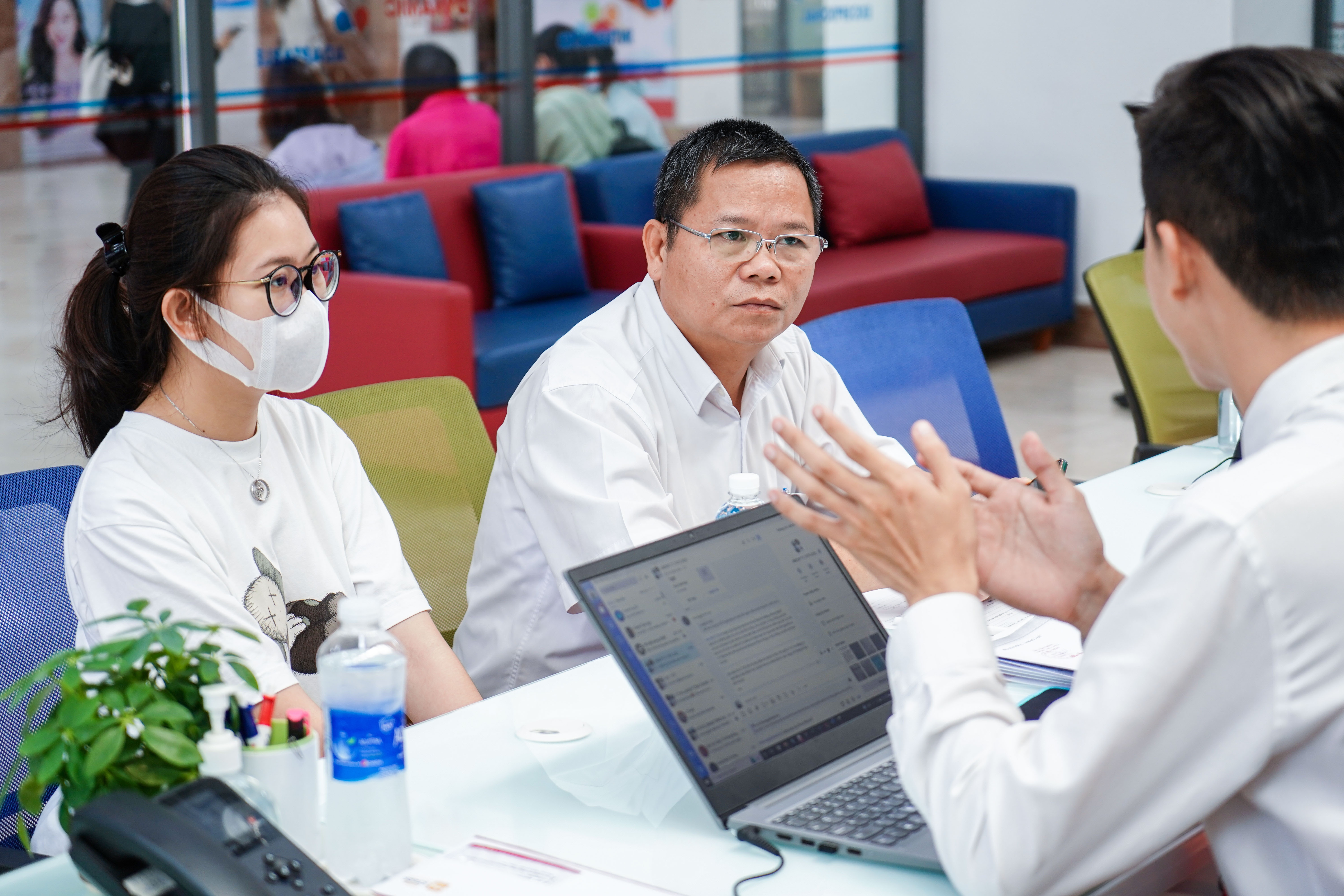 UEF ảnh 2 UEF anh 2
