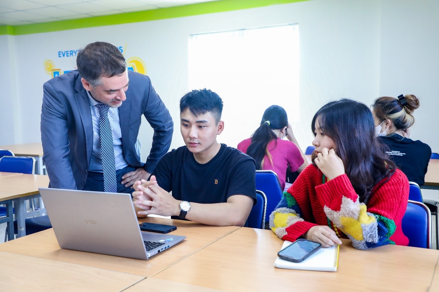 'Check' khong gian hoc tap quoc te tai khu vuc trung tam TP.HCM hinh anh