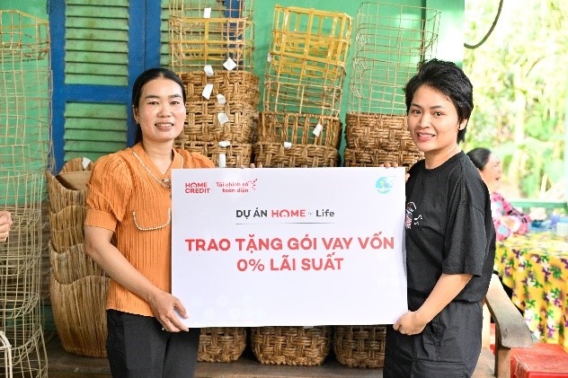 Home Credit ho tro von giup phu nu nong thon vung nghe, yen nghiep hinh anh