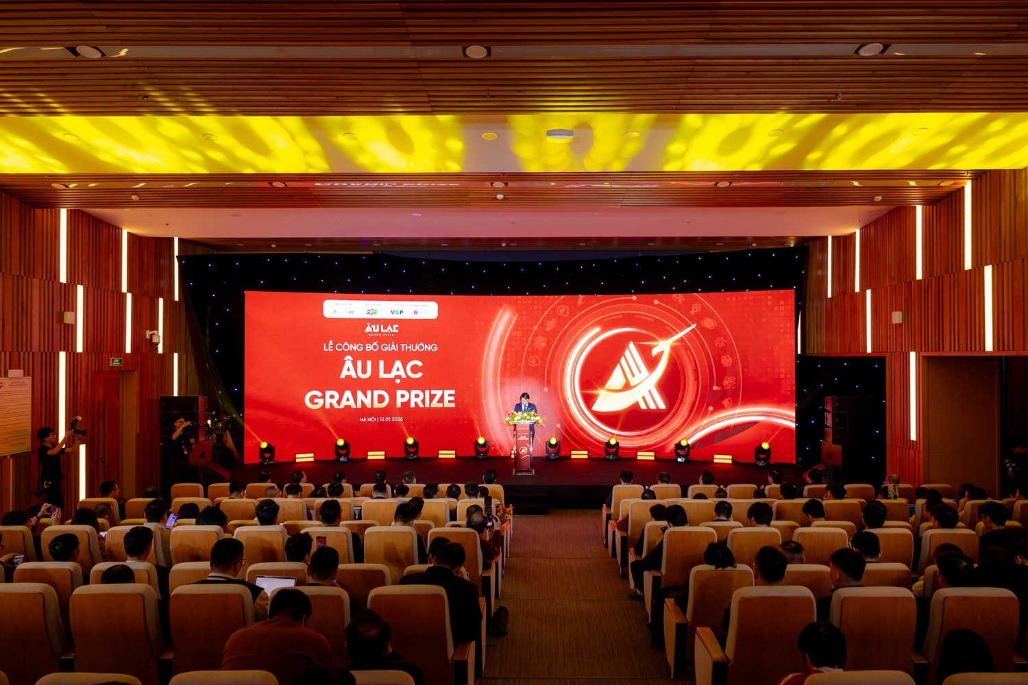 Au Lac Grand Prize gop phan cu the hoa cac chu truong lon hinh anh